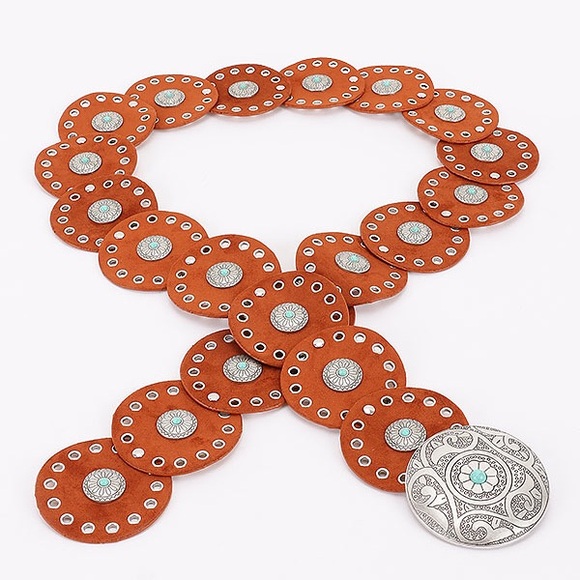 Plus Size Camel Leather w/ Silver Accents Concho Statement Belt - Picture 6 of 6